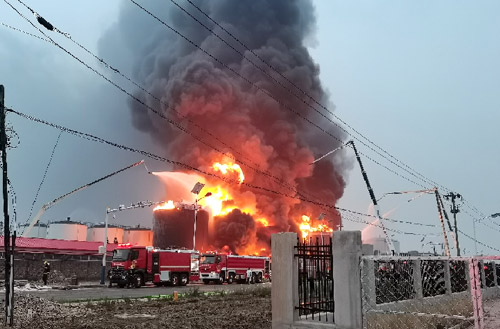 APP下载压缩空气泡沫消防车救援广东省佛山市高明区火灾