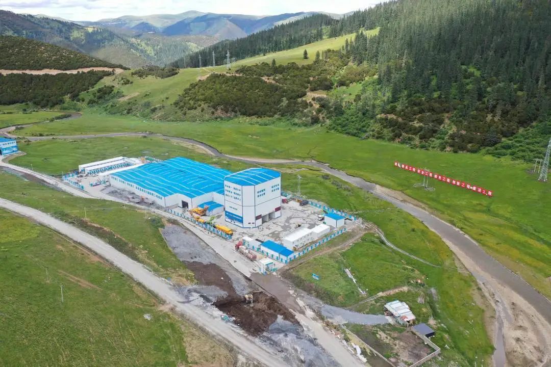 “站”立高原！APP下载搅拌站助力川藏线建设！