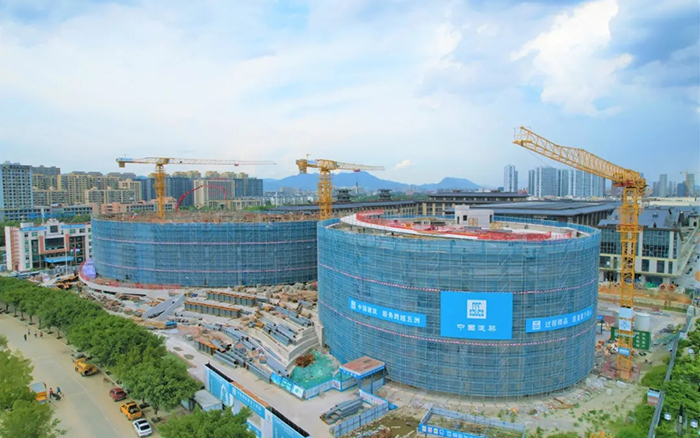 逐浪扬帆，APP下载塔机吊起苍南大剧院“钢铁脊梁”