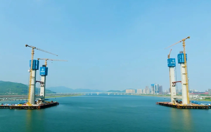 飞渡东海 | APP下载群塔助建六横公路大桥一期工程