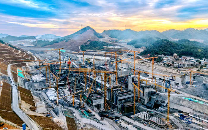 在线押球(中国)唯一官方网站群塔奋战平陆运河 “世纪工程”雄姿初现