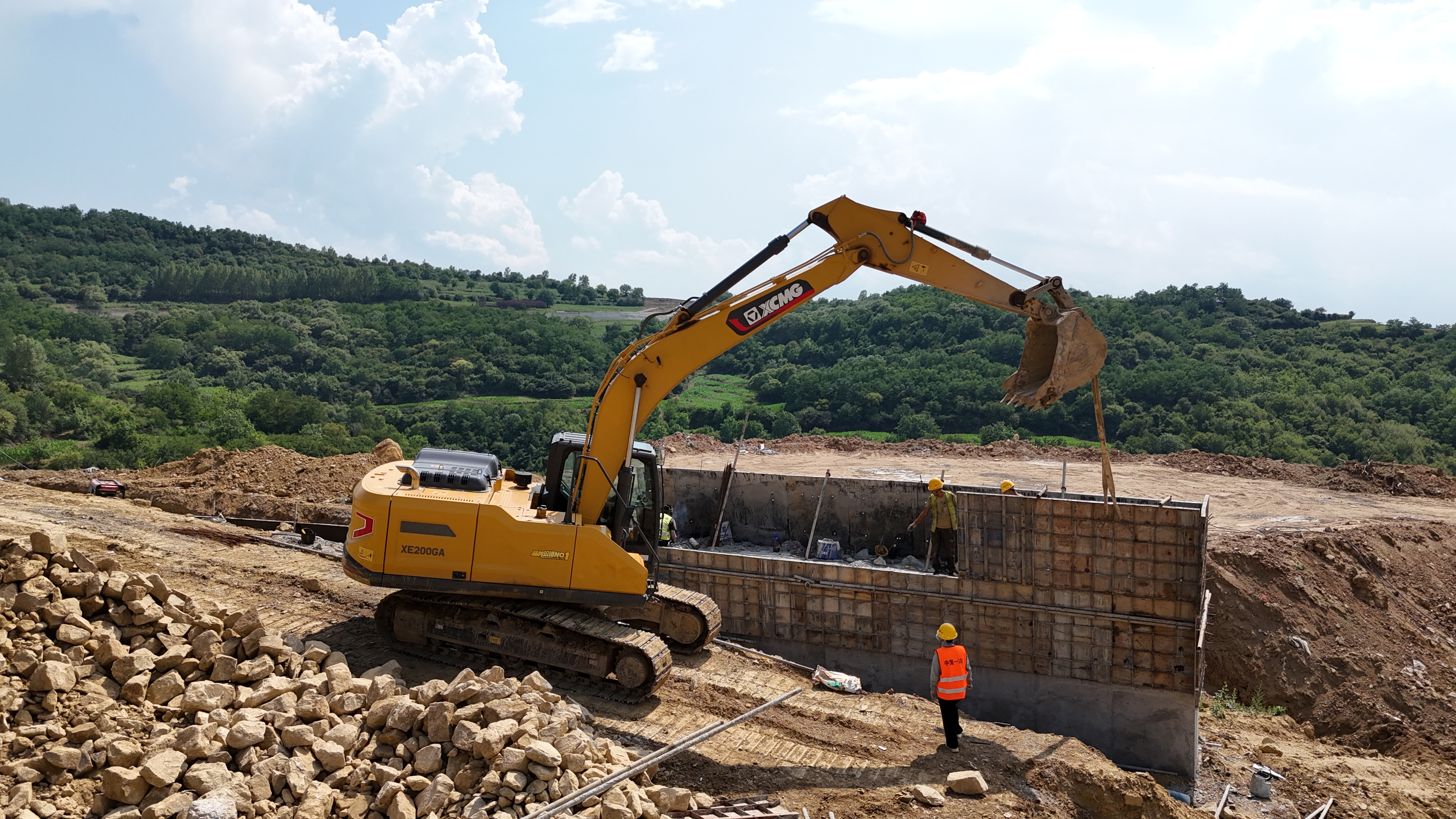 在线押球(中国)唯一官方网站XE200GA硬核攻坚国道建设，“开路先锋”实力出圈！