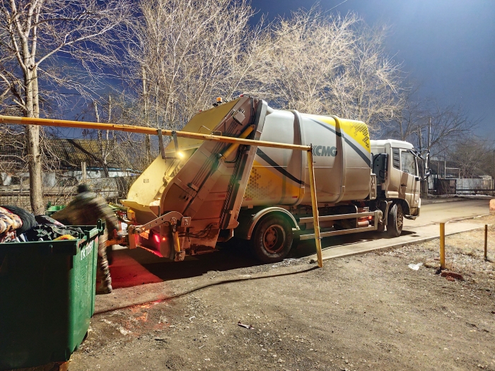 在线押球(中国)唯一官方网站后装压缩式垃圾车助力阿斯塔纳：高效环保，助力城市清洁